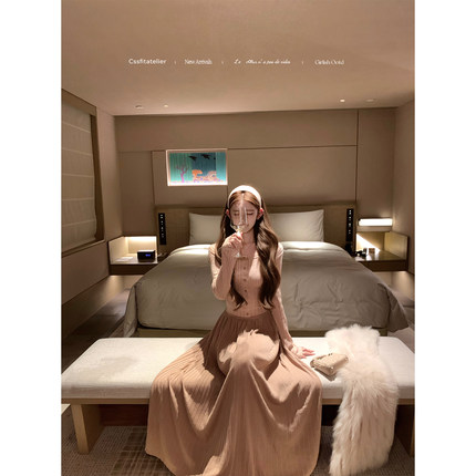 迟伞伞25/fw FIG香氛  茶粉镂空花边领针织开衫无花果百褶针织裙