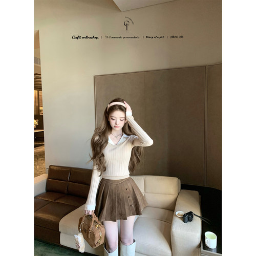 迟伞伞浅卡其假两件坑条针织衫