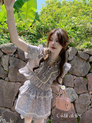 迟伞伞 设计师款 紫嫣白葡萄甜美碎花短款上衣女小众设计短裙套装