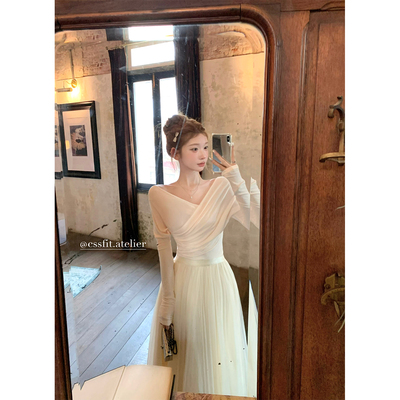 迟伞伞25/ss 无法复刻！白月光长袖褶皱v领上衣柔纱长裙白杏两色