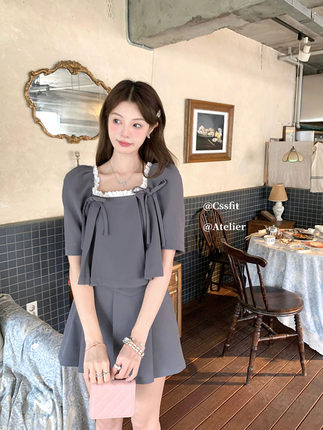 迟伞伞 25/ss 再造淑女～sst风洋气灰花边方领上衣百褶裙套组女夏