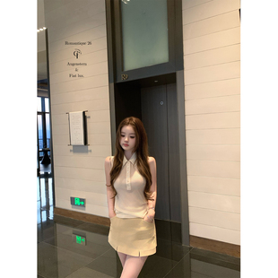 翻领针织背心上衣卡其工装 迟伞伞26 透透无袖 SoftCore 短裙