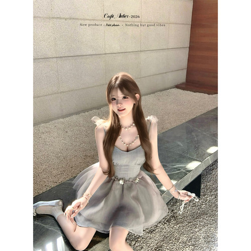 迟伞伞灰色钉钻拼纱蓬蓬连衣裙