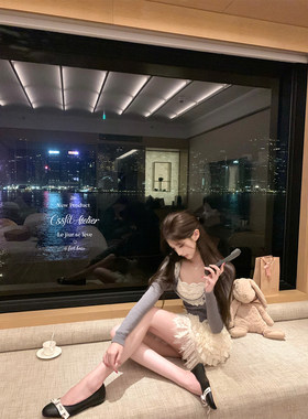 迟伞伞蕾丝拼接针织上衣蛋糕短裙