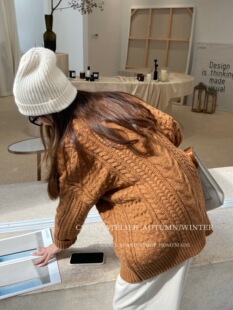 自线设计~classic温暖海盐焦糖v领羊毛毛衣 迟伞伞