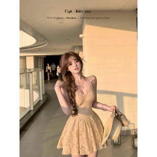 迟伞伞26/ss 桃心回甘 定制粉V领蕾丝吊带连衣裙女温柔气质短裙