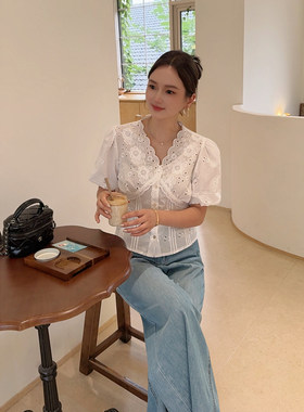 MISS RUILI定制  新款法式甜美蕾丝镂空V领刺绣设计小众上衣F2341