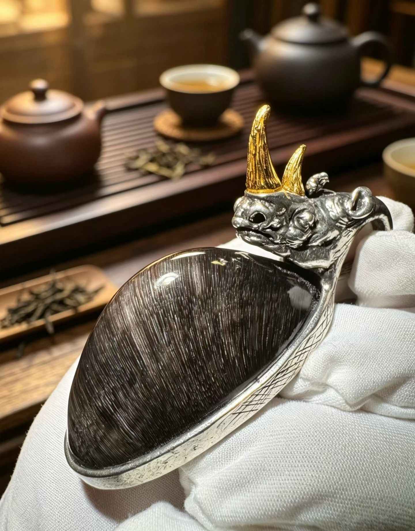 天然牛角吊坠披毛犀吊坠手把件鱼子纹清晰文玩牛气冲天吊坠