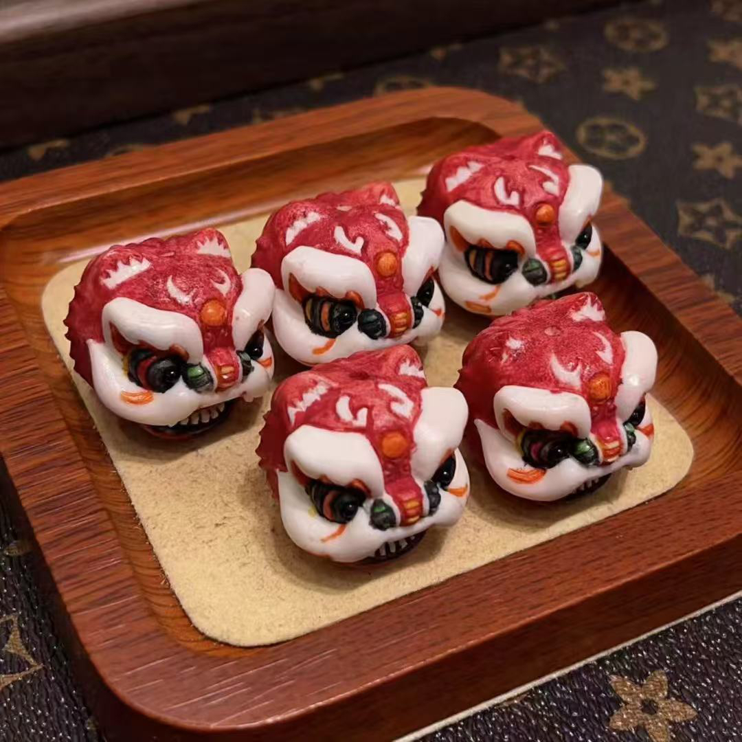 精工鹿角根付 中国红醒狮