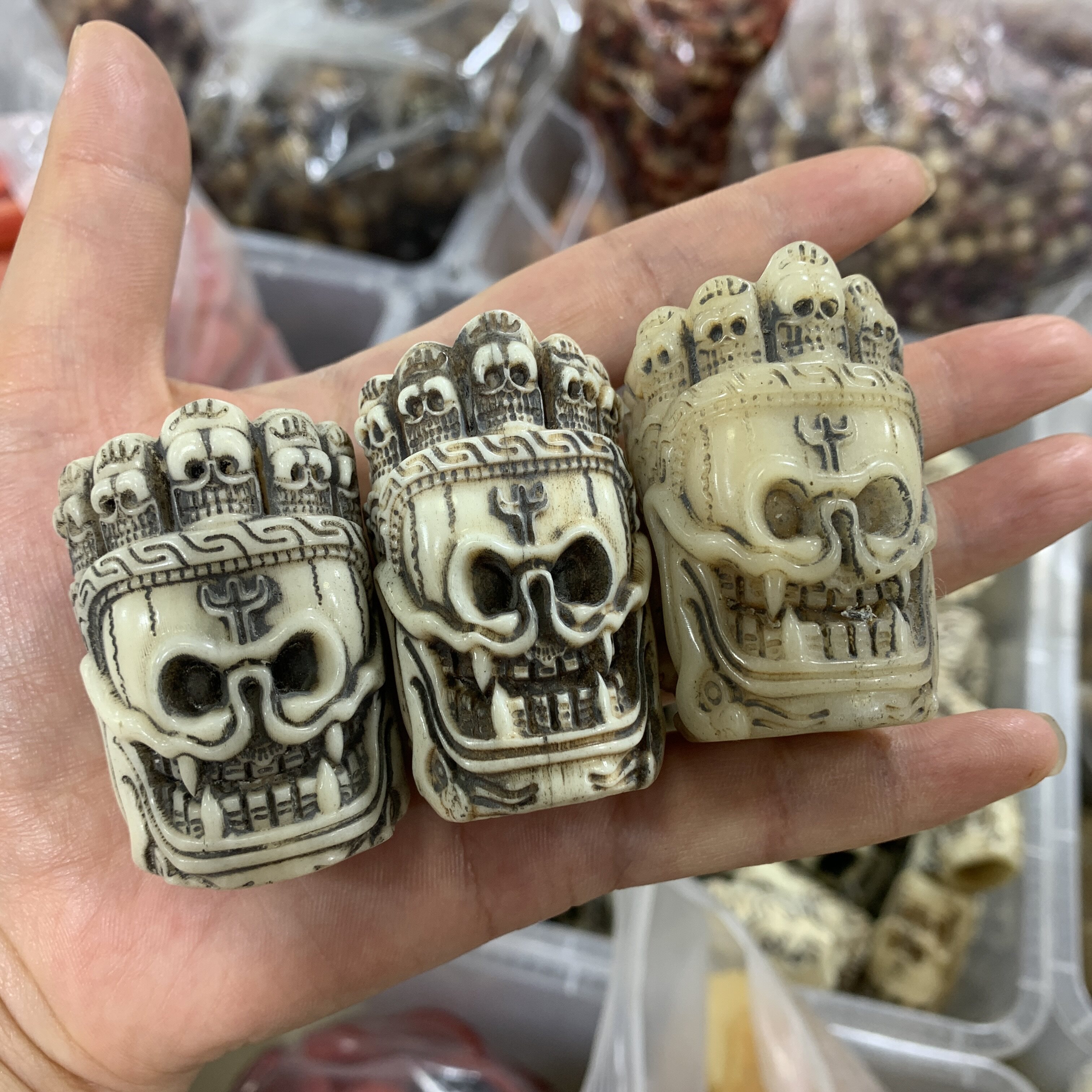 藏式天然牛骨手工雕刻摆件骷髅手把件尸陀林挂件