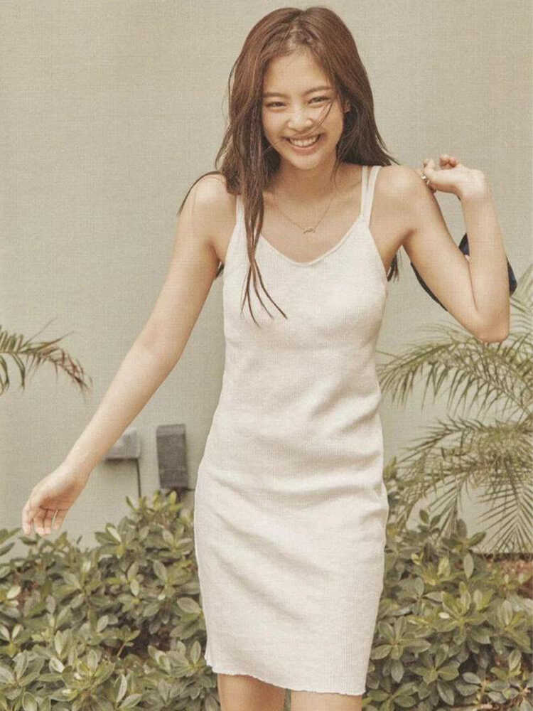 Jennie金智妮同款白色气质吊带裙