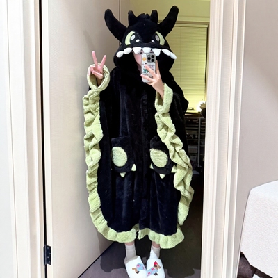 珊瑚绒可外穿加厚连帽斗篷睡衣女