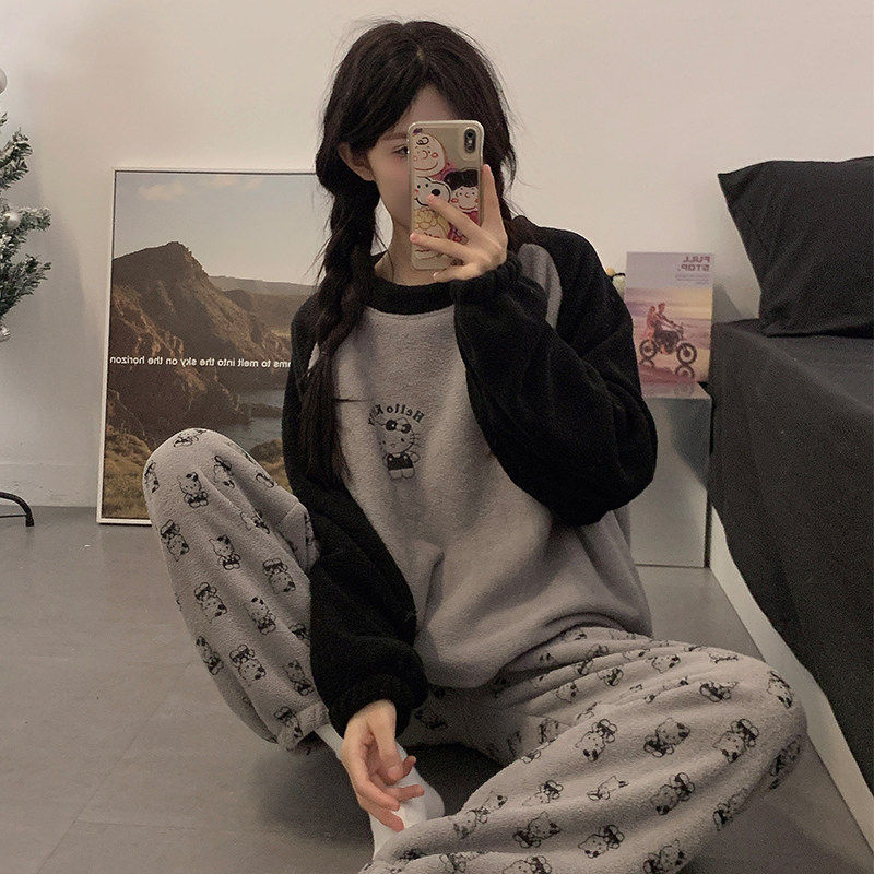 KT猫可爱秋冬季卡通珊瑚绒睡衣女