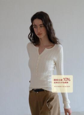 EGGKA杏色v领麻花长袖针织衫女秋冬修身气质显瘦打底通勤休闲上衣