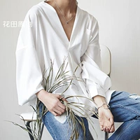 Mùa xuân Hàn Quốc Phụ nữ đơn giản và linh hoạt rộng rãi cổ chữ V dài cổ áo sơ mi trắng dài tay sinh viên - Áo sơ mi Kiểu áo sơ mi nữ tay lỡ