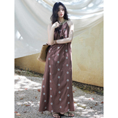 贰羊设计 背心裙 宽松刺绣连衣裙女露肩挂脖老钱风无袖 蔓棕 法式