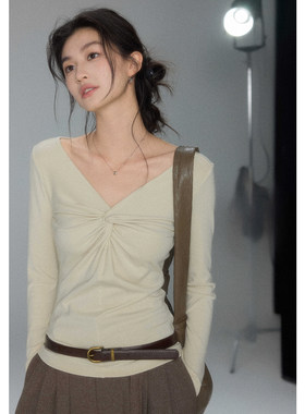 贰羊设计【星临】设计感扭结V领长袖T恤女修身百搭内搭打底针织衫