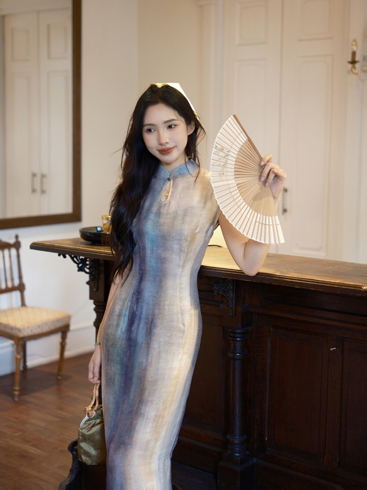 이량디자인 [단경각] 민족풍 신중국풍 레이온 복고 번짐 대비 스탠드 칼라 개량 반팔 치파오