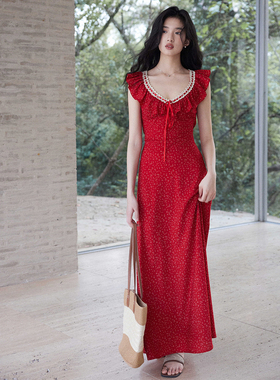 贰羊设计【红絮】度假风红色斜裁碎花连衣裙女小飞袖收腰抗皱长裙