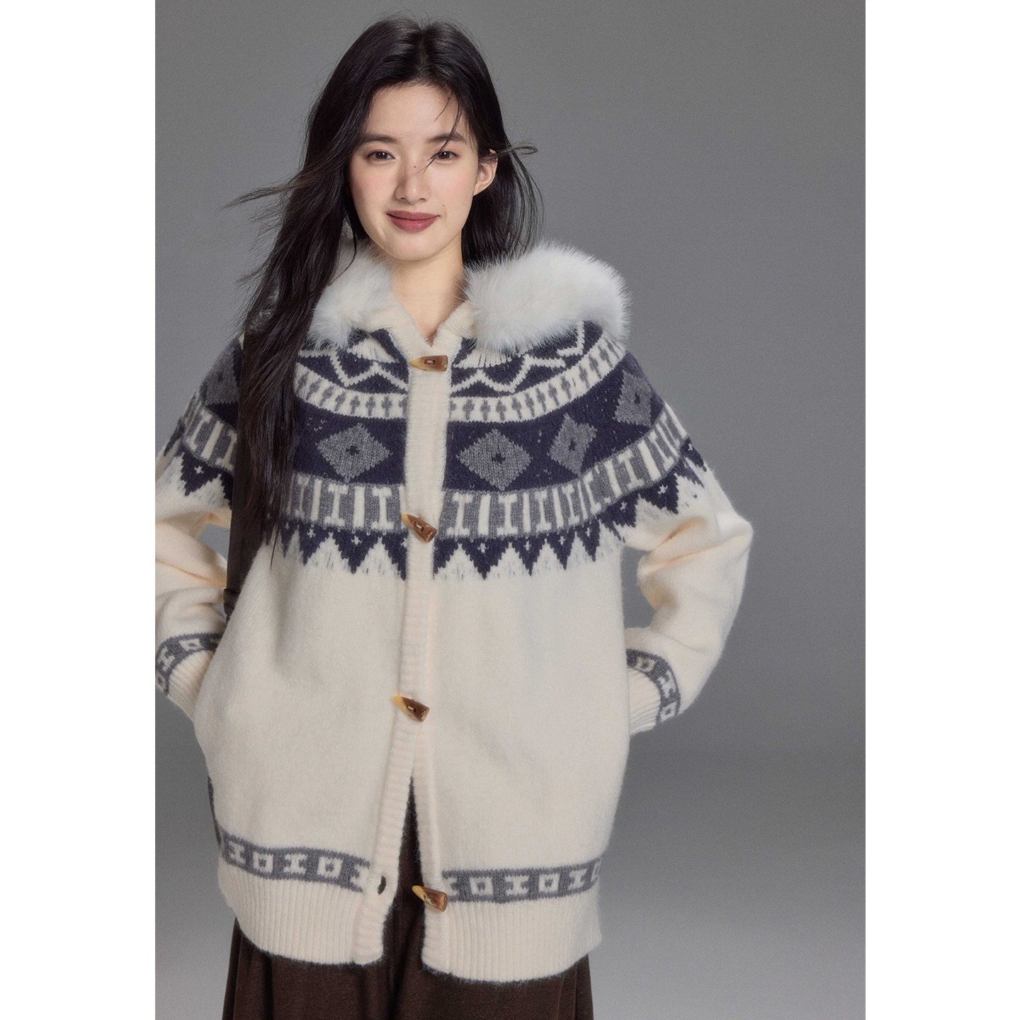 贰羊设计【唯露】复古牛角扣费尔岛毛衣女可拆毛领宽松连帽针织衫,女装/女士精品,毛衣,淘宝优惠券,粉丝福利购,淘宝优惠卷