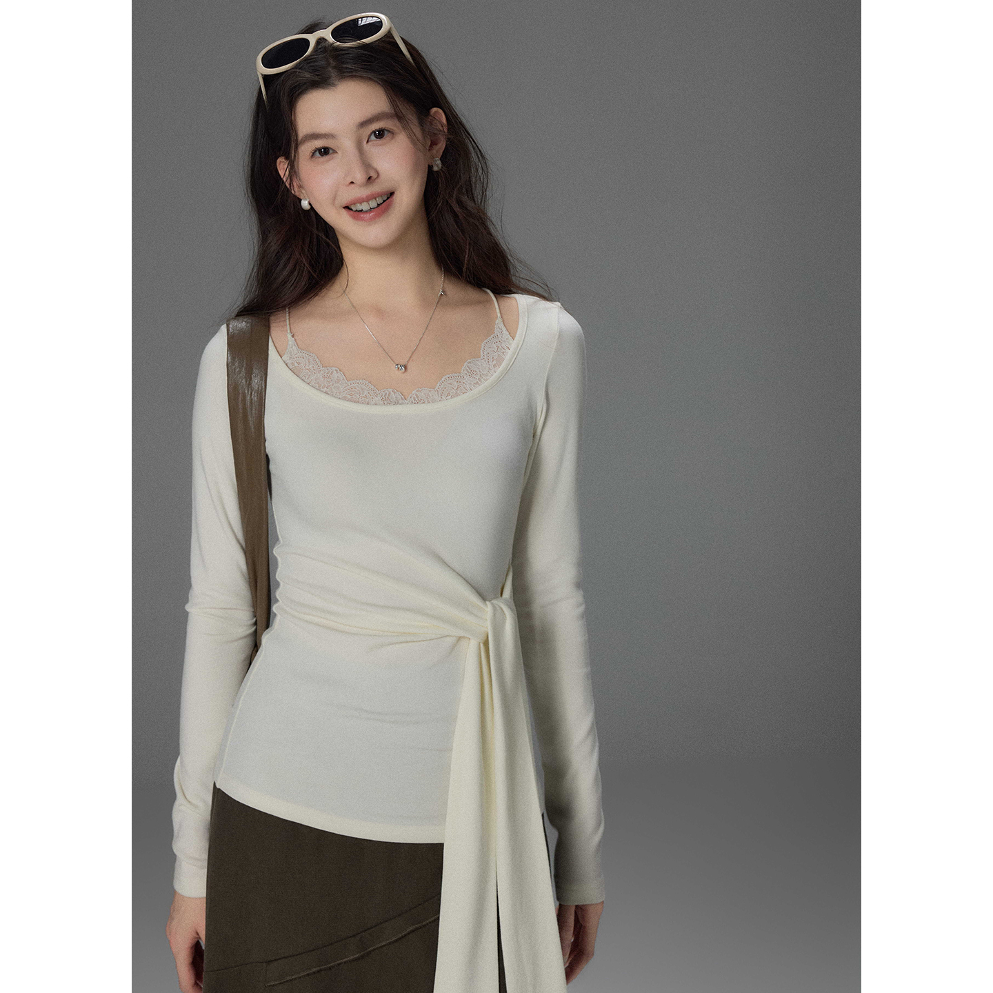 贰羊设计【熙辞】高级感白色假两件上衣女简约通勤长袖衫蕾丝拼接