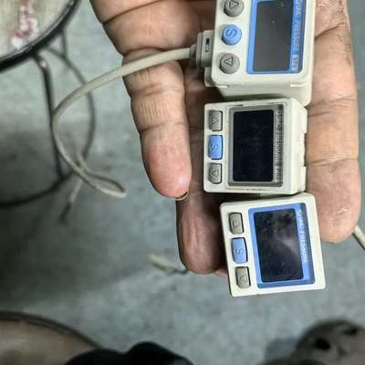 可维修-SMC数字压力表ZSE40AF-01-R      ISE3-议价