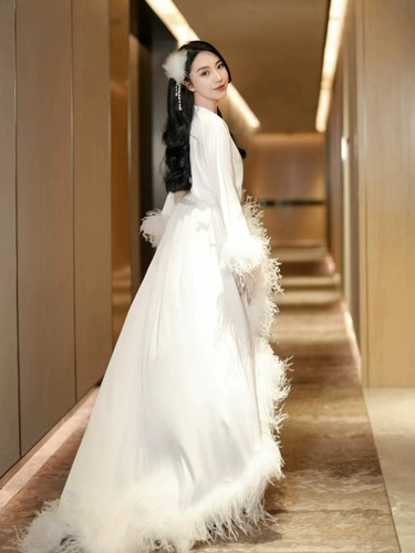 黛雯娜 Перо утреннее халат женская женская свадьба свадебное свадебное свадебное свадебное вечернее платье чистого цвета юбка может носить одежду на улице