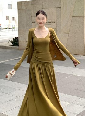 YUJIAHAN于佳含羊毛初秋绿色针织设计感开衫慵懒半身裙三件套