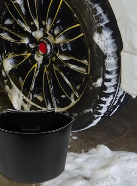 Car Wash Bucket Can Hold Brushes and Store Them in The