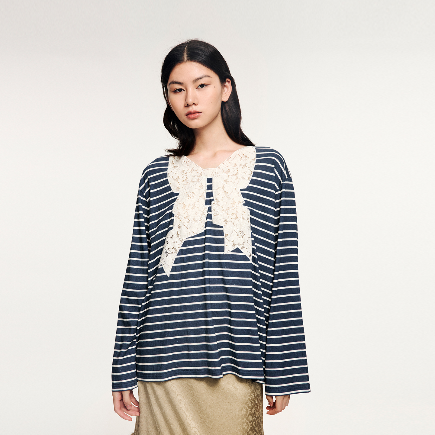蕾丝蝴蝶结条纹长袖T恤