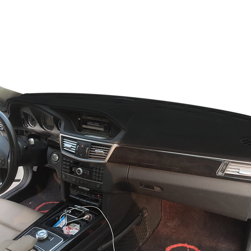 汽车后窗垫后橱窗垫座椅后面防晒垫遮光防尘装饰皮革仪表台避光垫