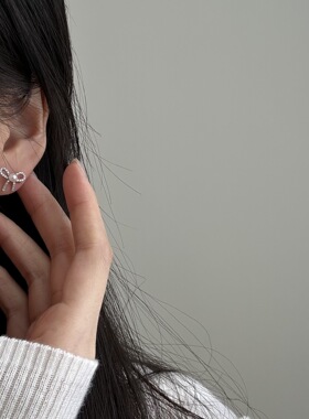 S925纯银蝴蝶结贝珠耳钉甜美气质