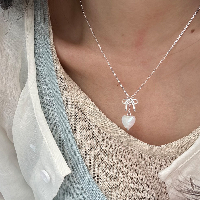 S925纯银炫彩爱心蝴蝶结锁骨链