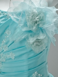 出租正版十字皇后 |《亚斯蒂兰》成人礼新款生日鱼骨渐变vintage