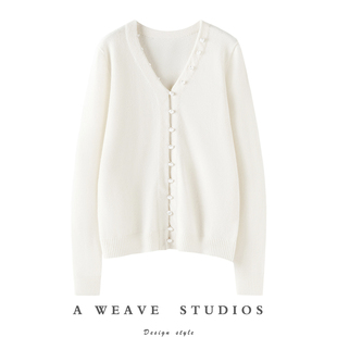 时髦到爆~V领羊绒开衫女100纯山羊绒巴洛克仿珍珠扣宽松针织外套