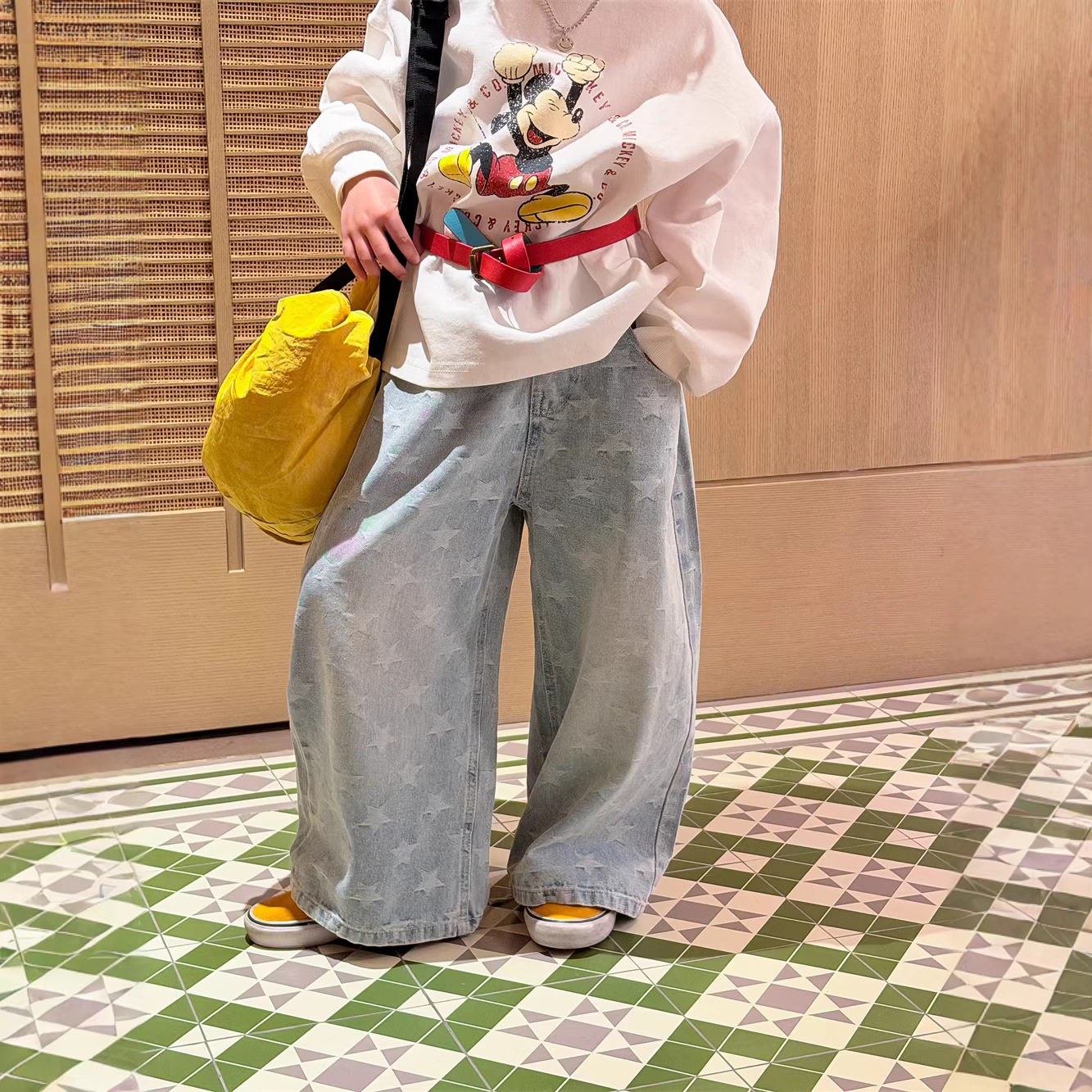 2026春季新款韩版儿童时尚星星牛仔裤男女童浅蓝色直筒牛仔休闲裤