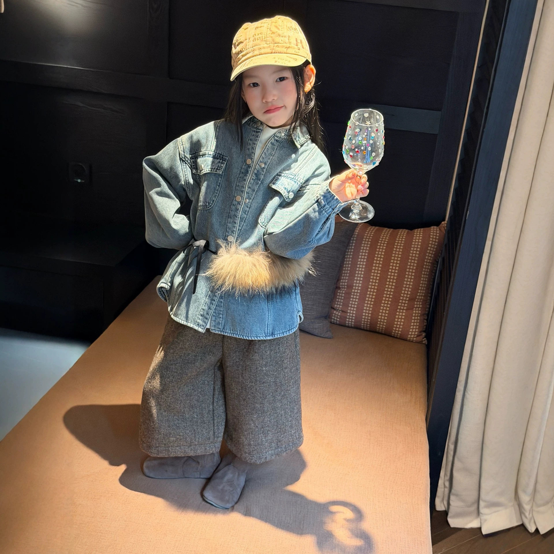 2026冬季新款儿童韩版重工双口袋加绒牛仔衬衣男女童做旧牛仔上衣