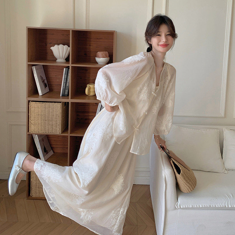 新中式国风白色刺绣碎花上衣长裙套装女夏高级感初秋禅意风三件套