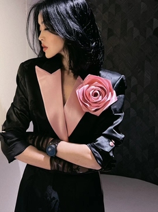 胸花胸针2023夏季新款时尚饰品高档手工定制布艺玫瑰花朵别针配饰