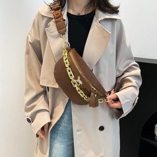 春季女包2026流行时尚包马鞍包胸包高级感洋气链条包斜挎包多用包