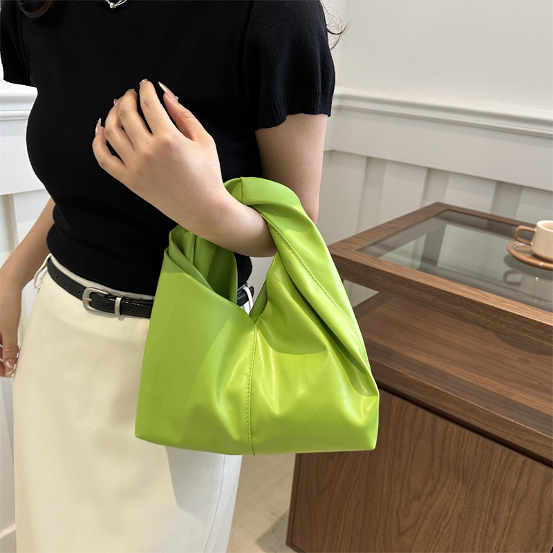 包包女2026新款高级质感pu软皮编织云朵包手拎褶皱牛油果绿手提包
