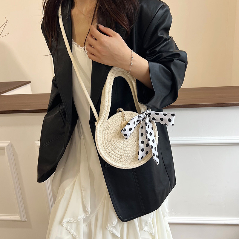 编织包包女2026新款手提小圆包休闲斜挎包海边度假包编织单肩包夏