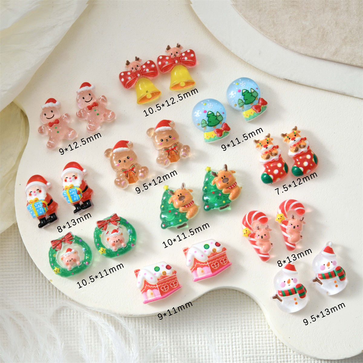 圣诞节卡通美甲饰品圣诞老人花环铃铛树脂穿戴甲配饰耳钉指甲
