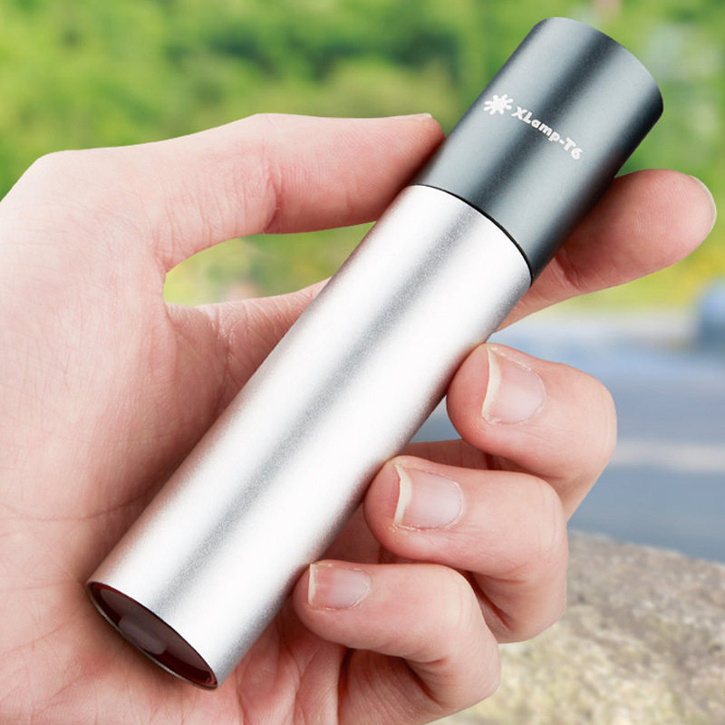 神鱼 强光远射手电筒可充电变焦调焦充电宝可给手机充电防水