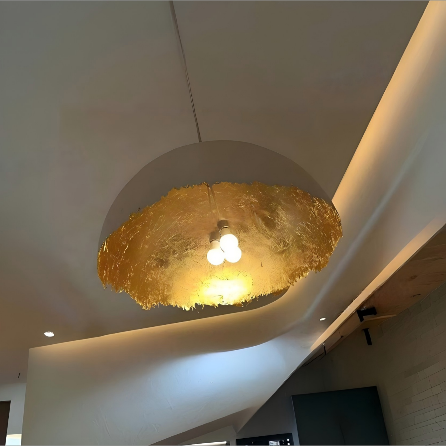 设计师网红蛋壳灯新款金箔餐厅现代简约艺术个性客厅卧室房间灯具