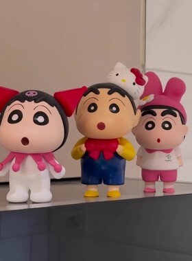 三丽鸥蜡笔小新入户门创意装饰桌面摆件客厅电视柜办公室解压饰品