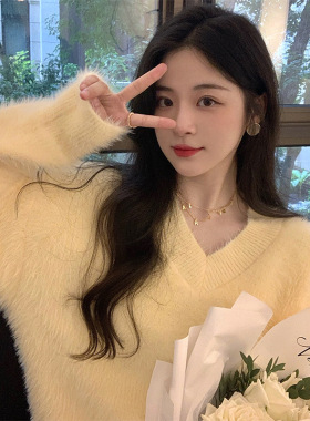 套头毛衣女温柔风软糯春秋鹅黄色马海毛减龄慵懒水貂毛针织衫上衣