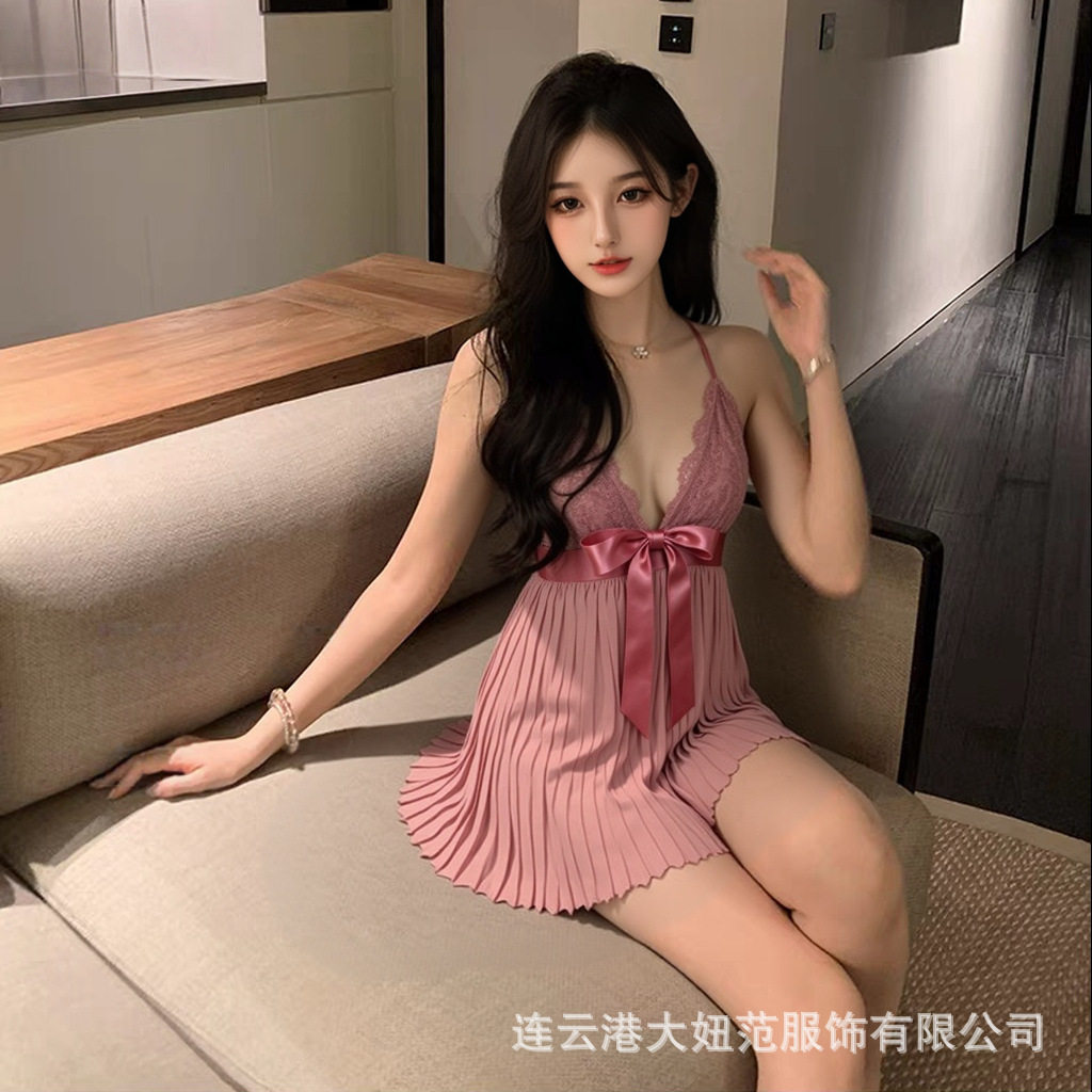 美杜莎新款深V吊带睡裙粉色性感蕾丝蝴蝶结带胸垫女家居细褶睡裙