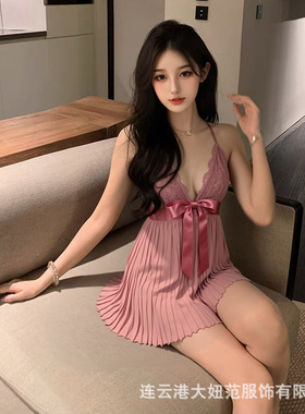 美杜莎新款深V吊带睡裙粉色性感蕾丝蝴蝶结带胸垫女家居细褶睡裙