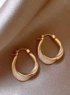 白色滴油圈圈耳环女独特气质耳钉女韩国新款耳饰轻奢高级感耳扣